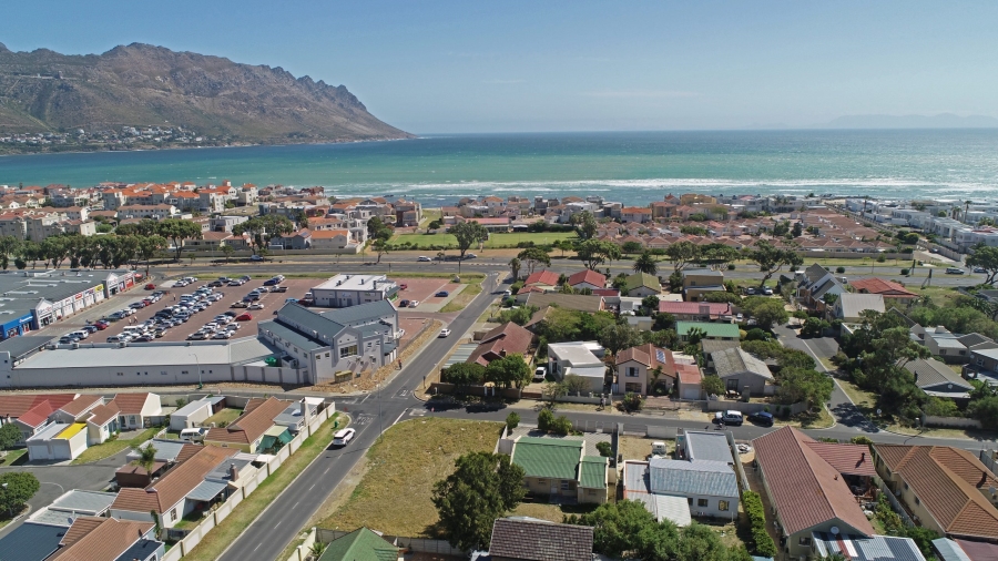 3 Bedroom Property for Sale in Gordons Bay Central Western Cape